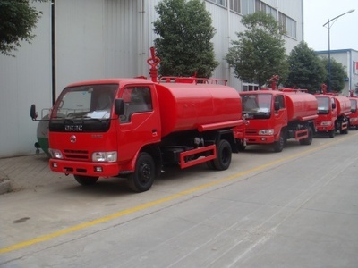 東風(fēng)5噸灑水車(chē)性能詳解與市場(chǎng)價(jià)格狀況——工程機(jī)械欄目真誠(chéng)分享